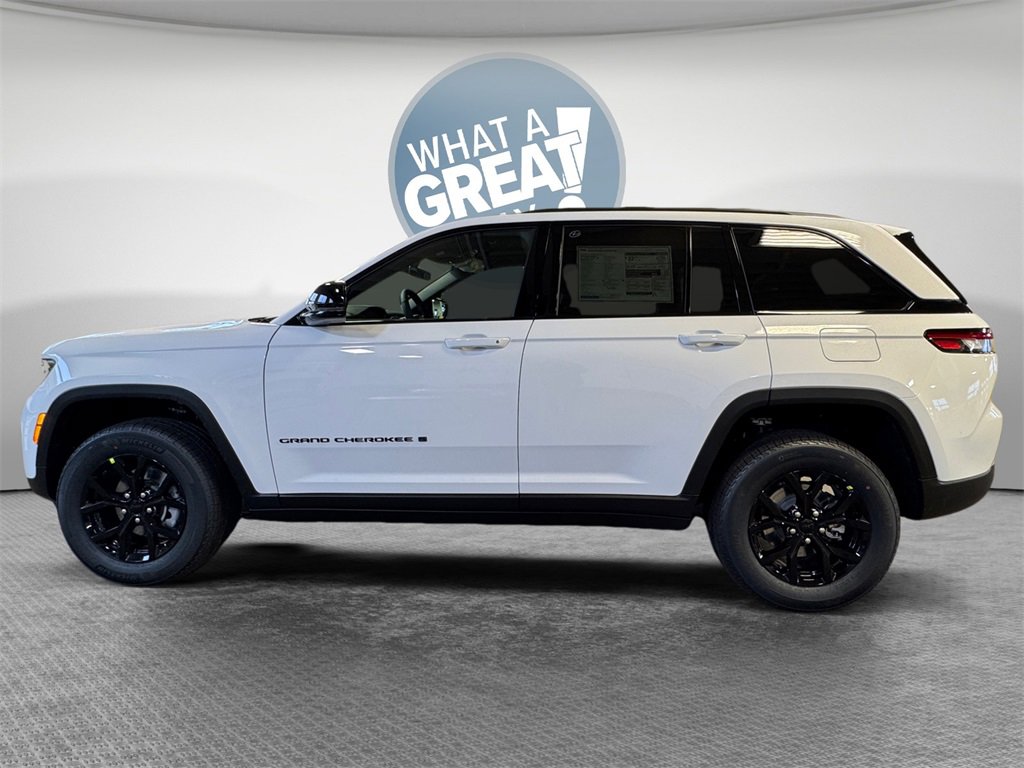New 2025 Jeep Grand Cherokee Altitude image 7
