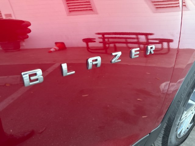 Used 2025 Chevrolet Blazer LT w/ Convenience Package FWD image 31