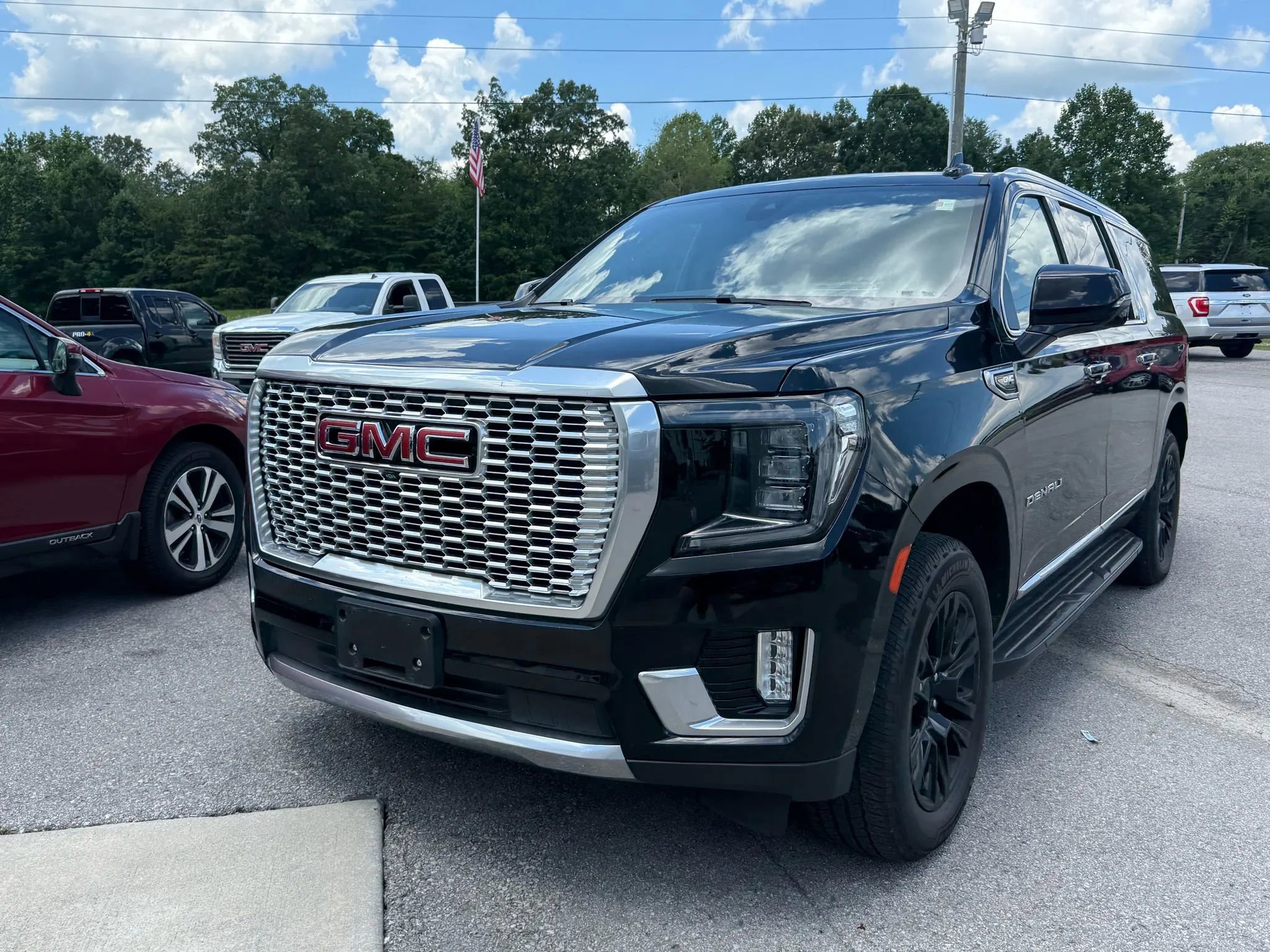 Used 2022 GMC Yukon XL Denali image 7