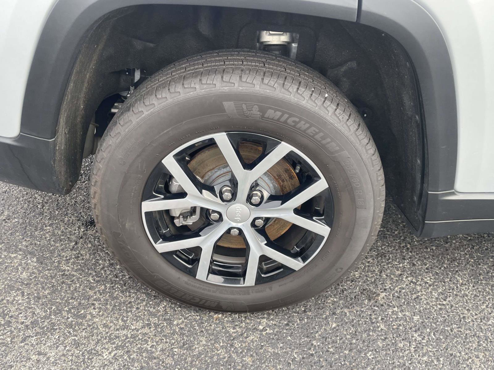 Used 2025 Jeep Grand Cherokee L Limited w/ Trailer Tow Package image 3