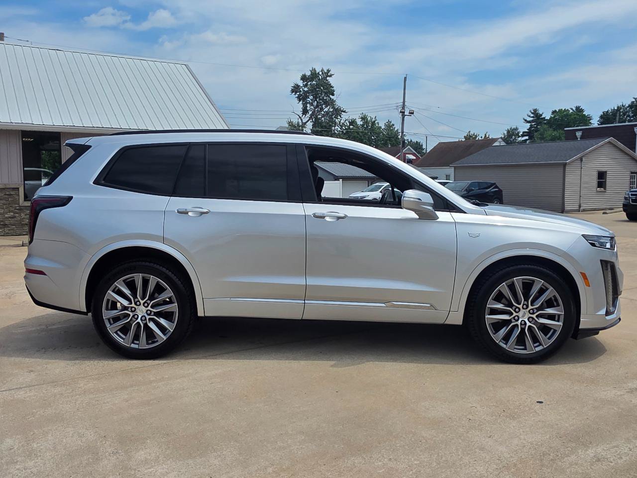 Used 2020 Cadillac XT6 Sport w/ LPO, Floor Liner Package AWD/4WD image 25