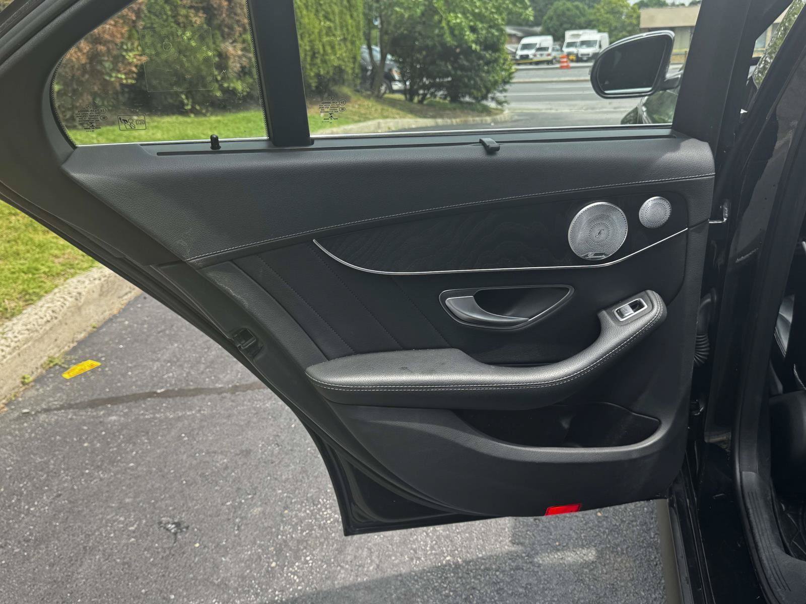 Used 2015 Mercedes-Benz C 300 4MATIC Sedan image 12