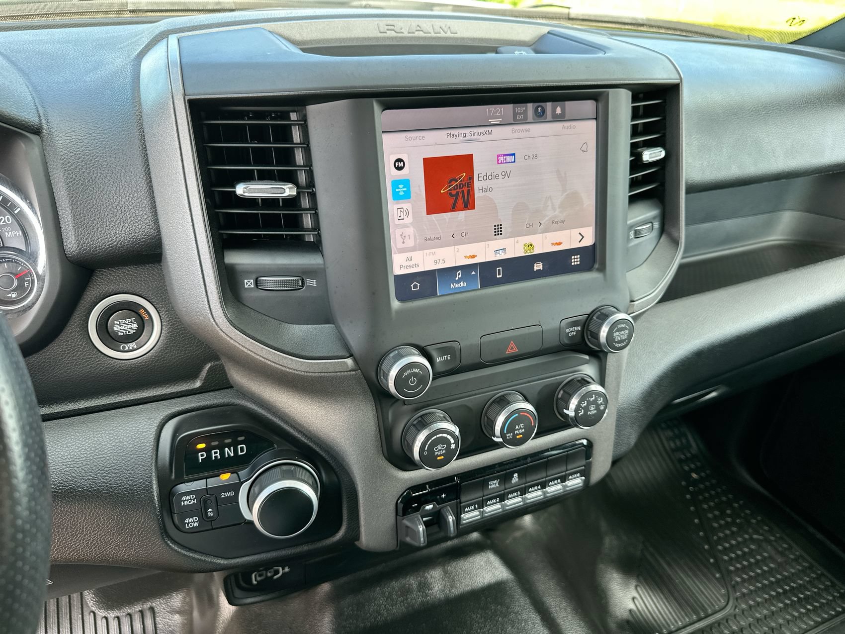Used 2023 RAM 2500 Tradesman w/ Chrome Appearance Group AWD/4WD image 15