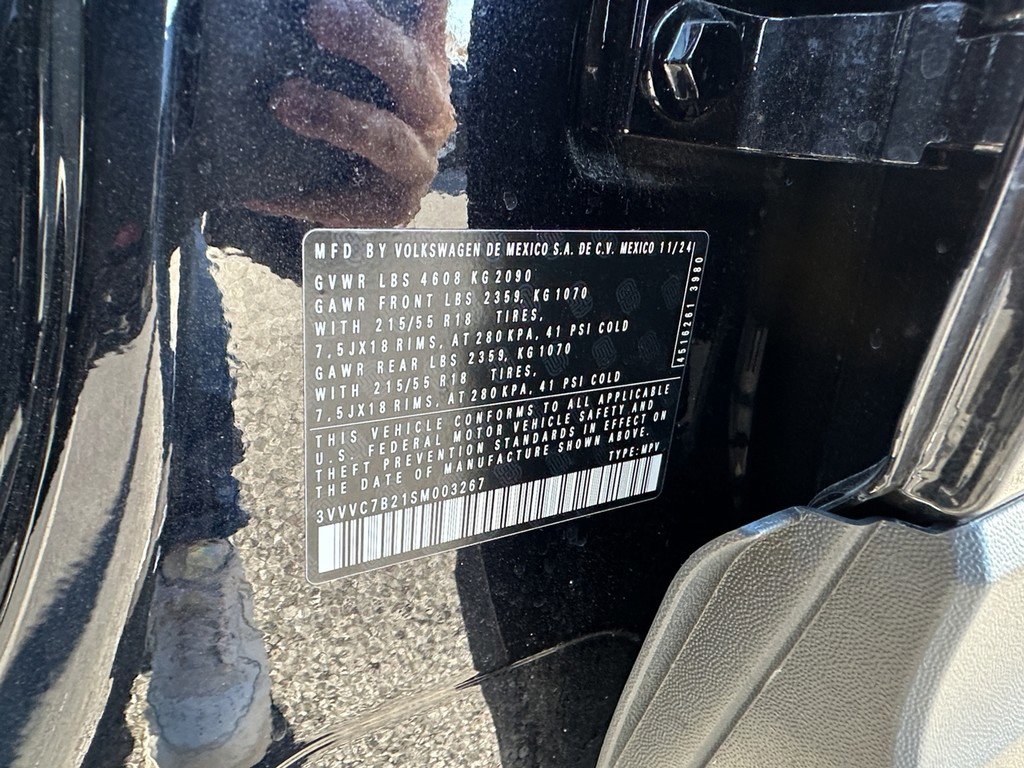 Used 2025 Volkswagen Taos SE w/ Panoramic Sunroof Package image 23