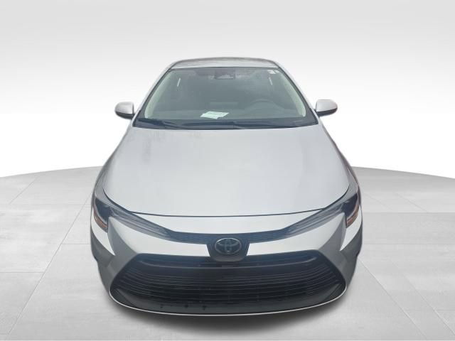 Used 2025 Toyota Corolla LE image 9