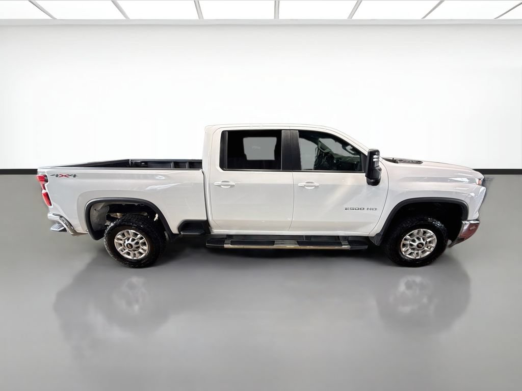Used 2025 Chevrolet Silverado 2500 LT w/ Convenience Package AWD/4WD image 4