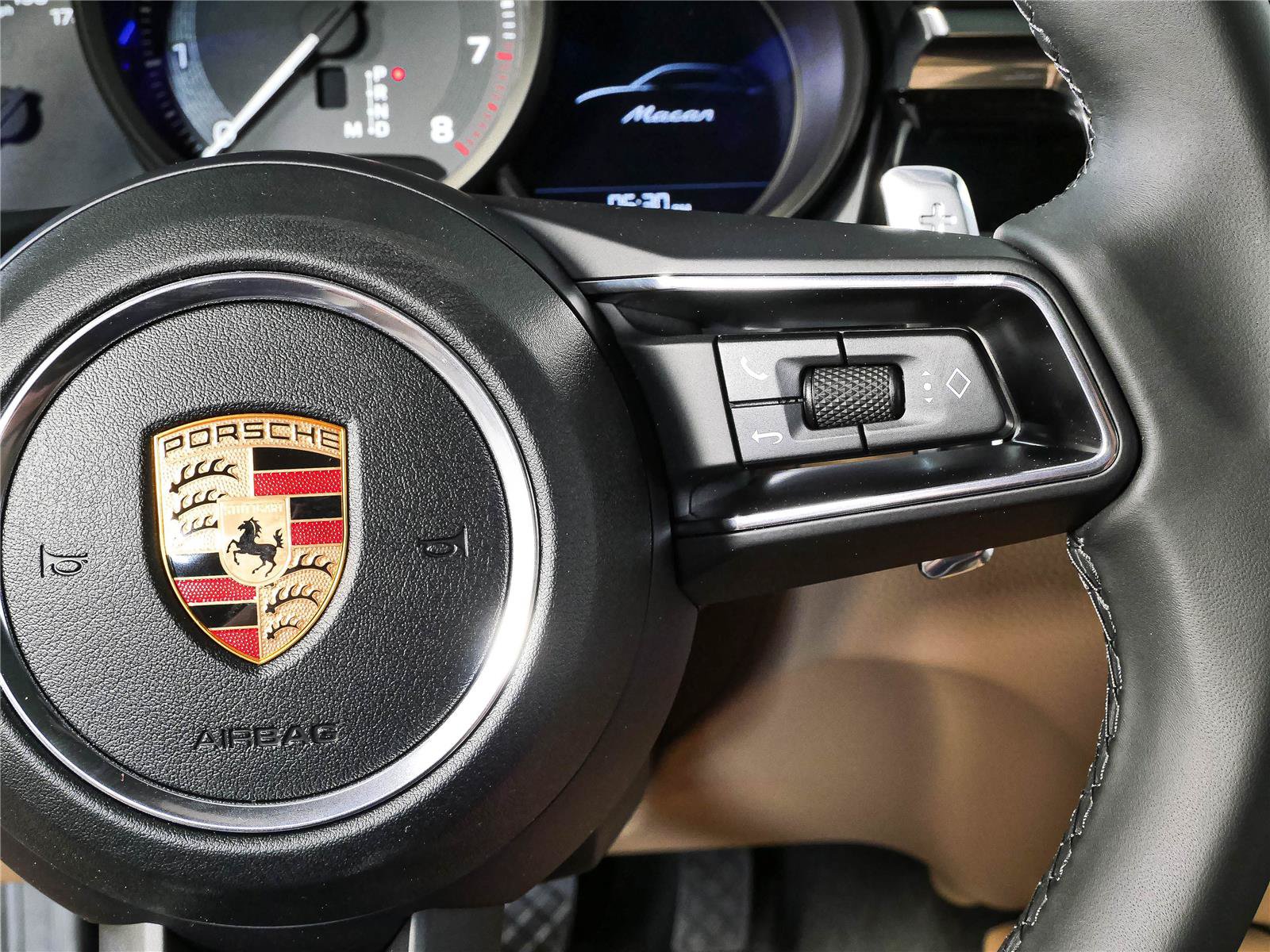Used 2026 Porsche Macan Turbo AWD/4WD image 12