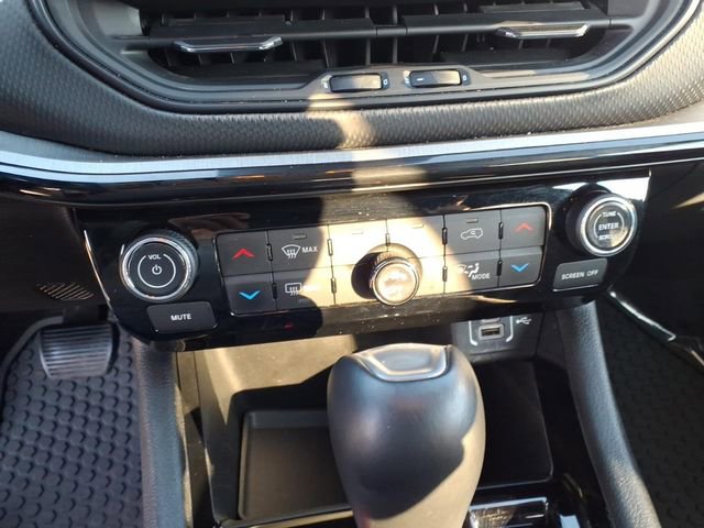 Used 2025 Jeep Compass Trailhawk w/ Trailhawk Elite Group image 22