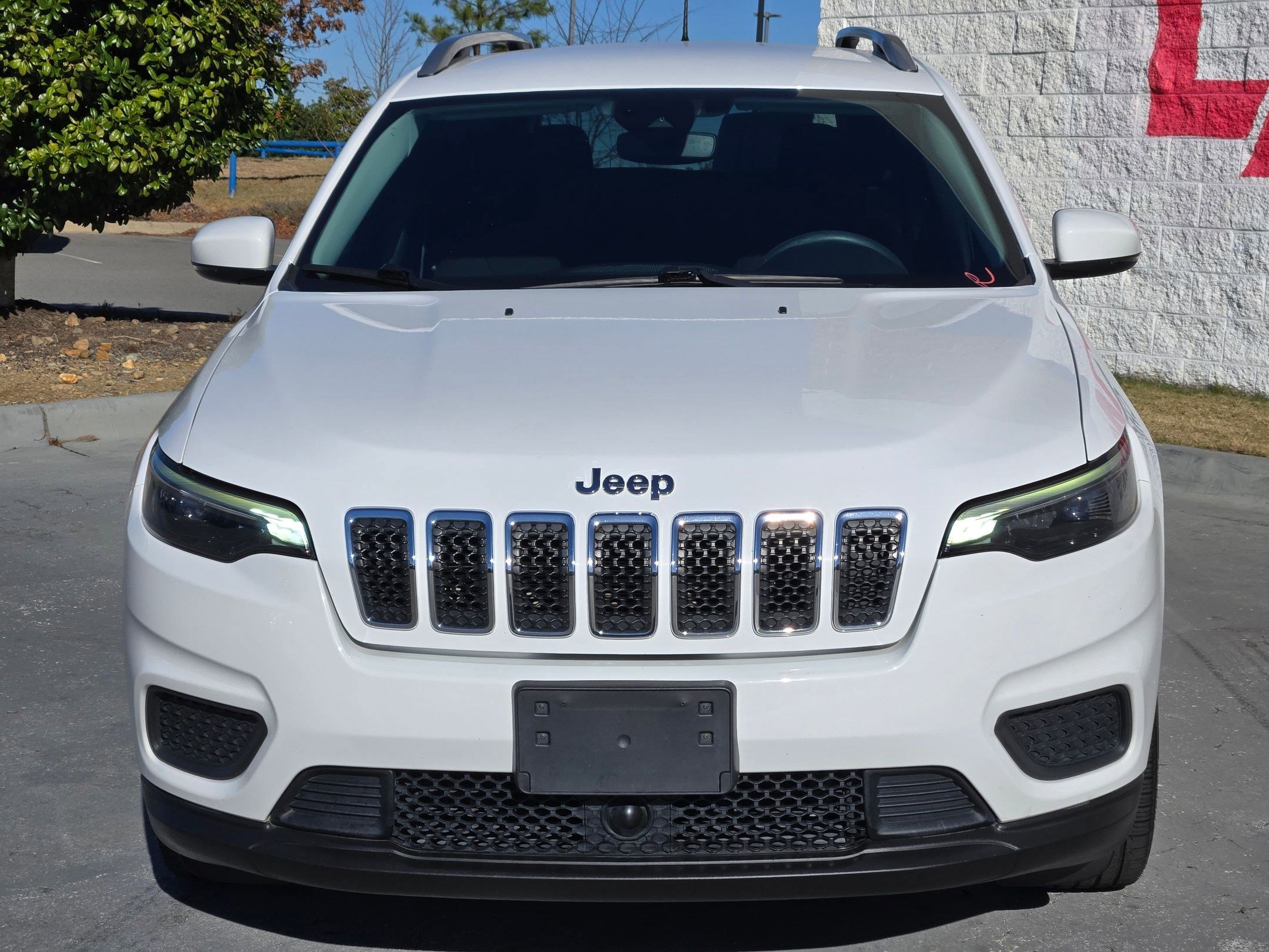 Used 2021 Jeep Cherokee Latitude image 2