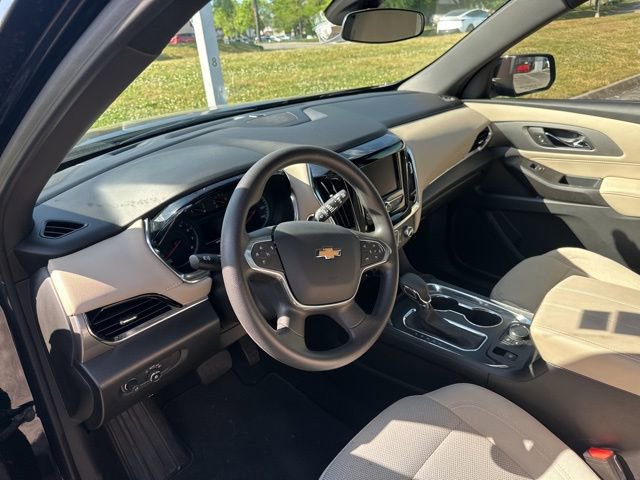 Used 2023 Chevrolet Traverse LS FWD image 10