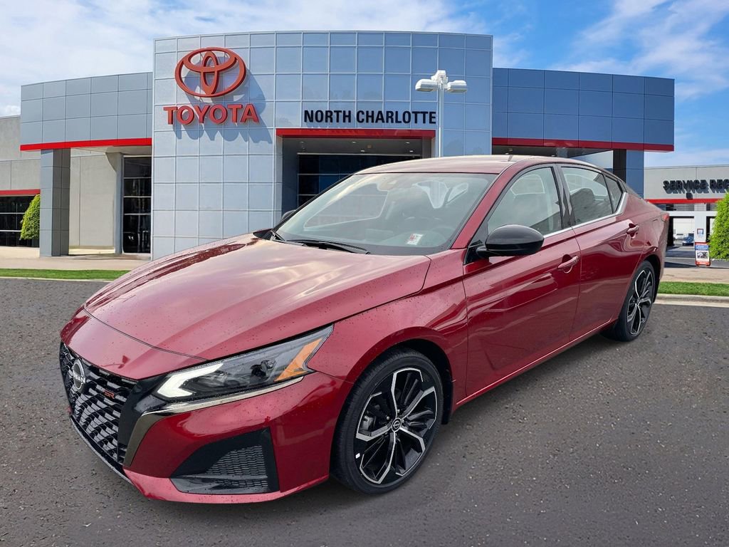 Used 2023 Nissan Altima 2.5 SR FWD image 5