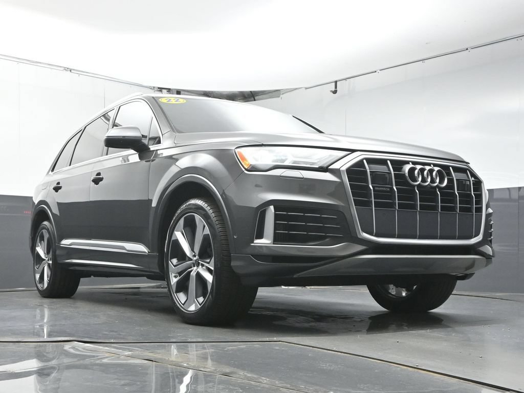 Used 2022 Audi Q7 3.0T Premium Plus w/ Premium Plus Package AWD/4WD image 34