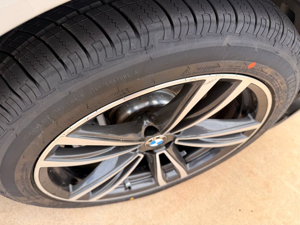 Used 2020 BMW 740i w/ M Sport Package RWD image 10