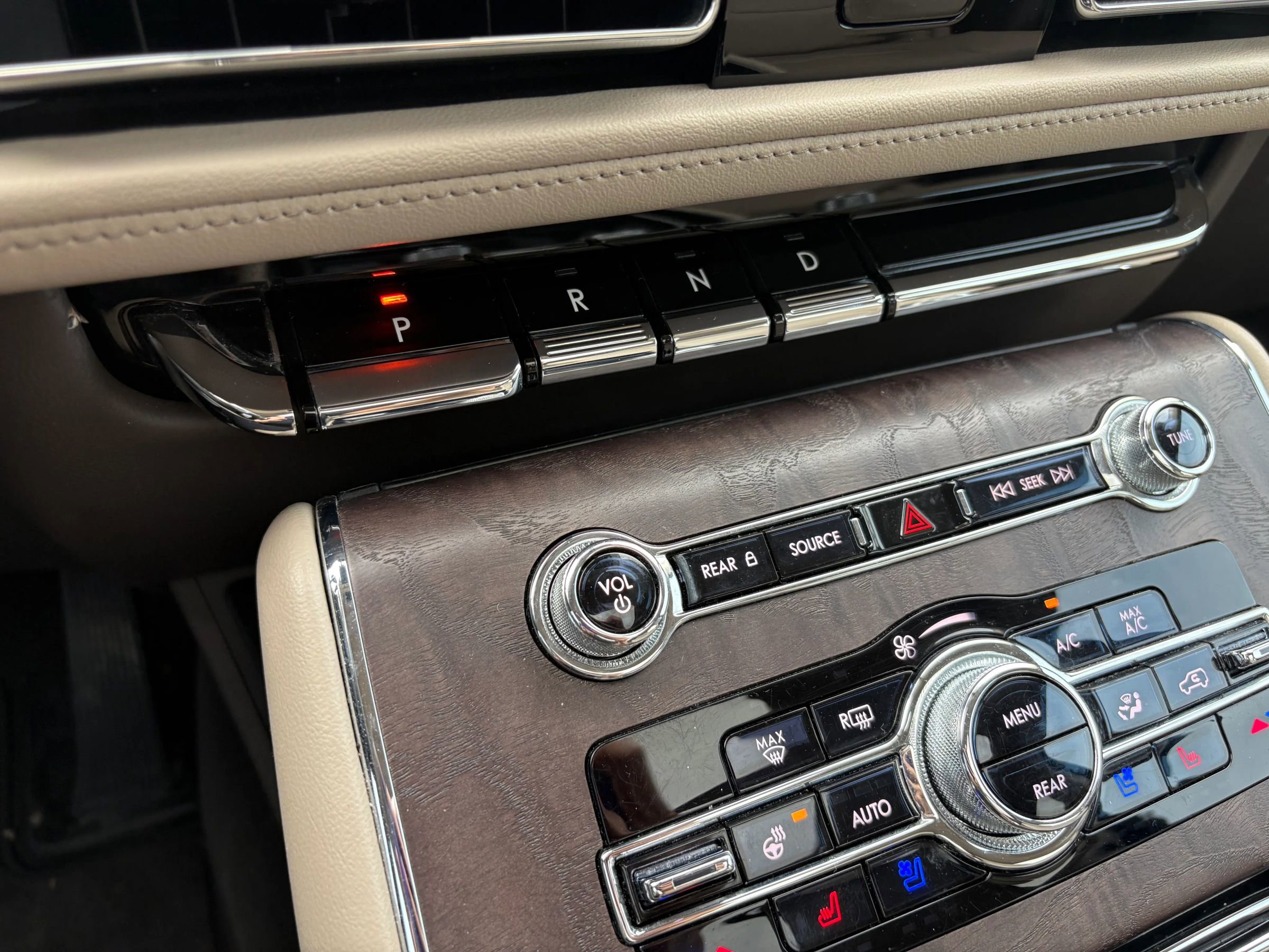 Used 2023 Lincoln Aviator Reserve w/ Equipment Group 201A AWD/4WD image 35