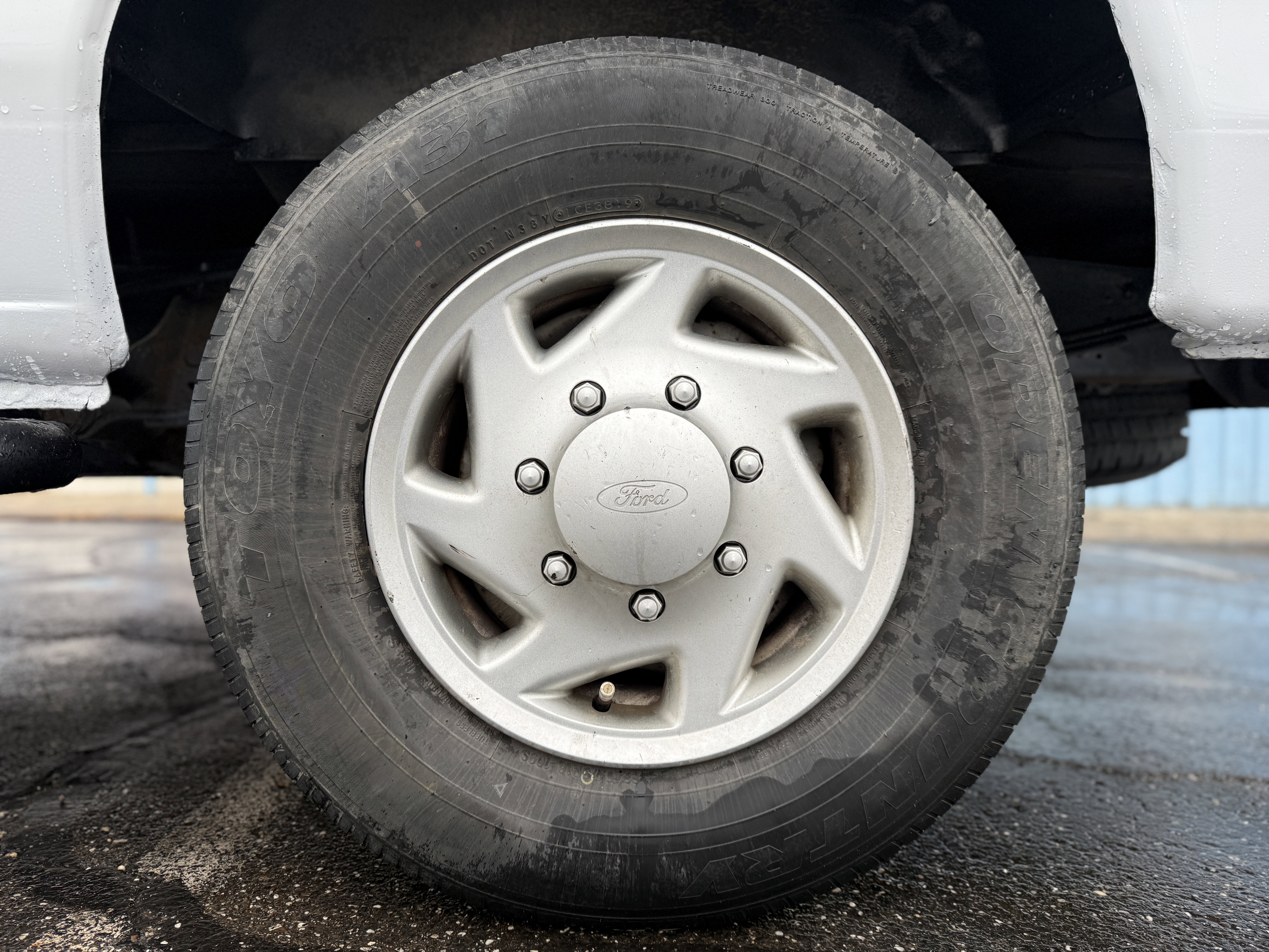 Used 2014 Ford E-250 and Econoline 250 w/ Power Group image 30