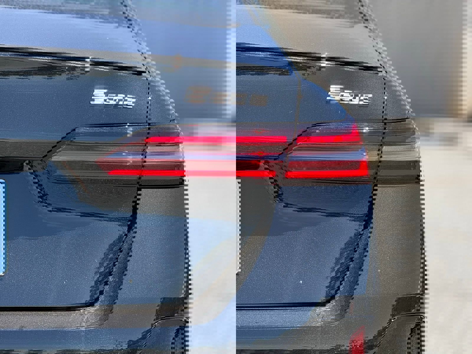 New 2026 BMW 550e xDrive image 14