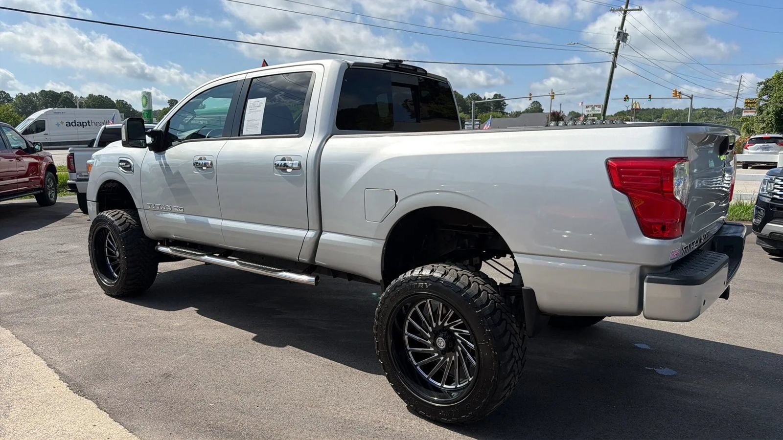 Used 2020 Nissan Titan SV w/ SV Convenience Package AWD/4WD image 3