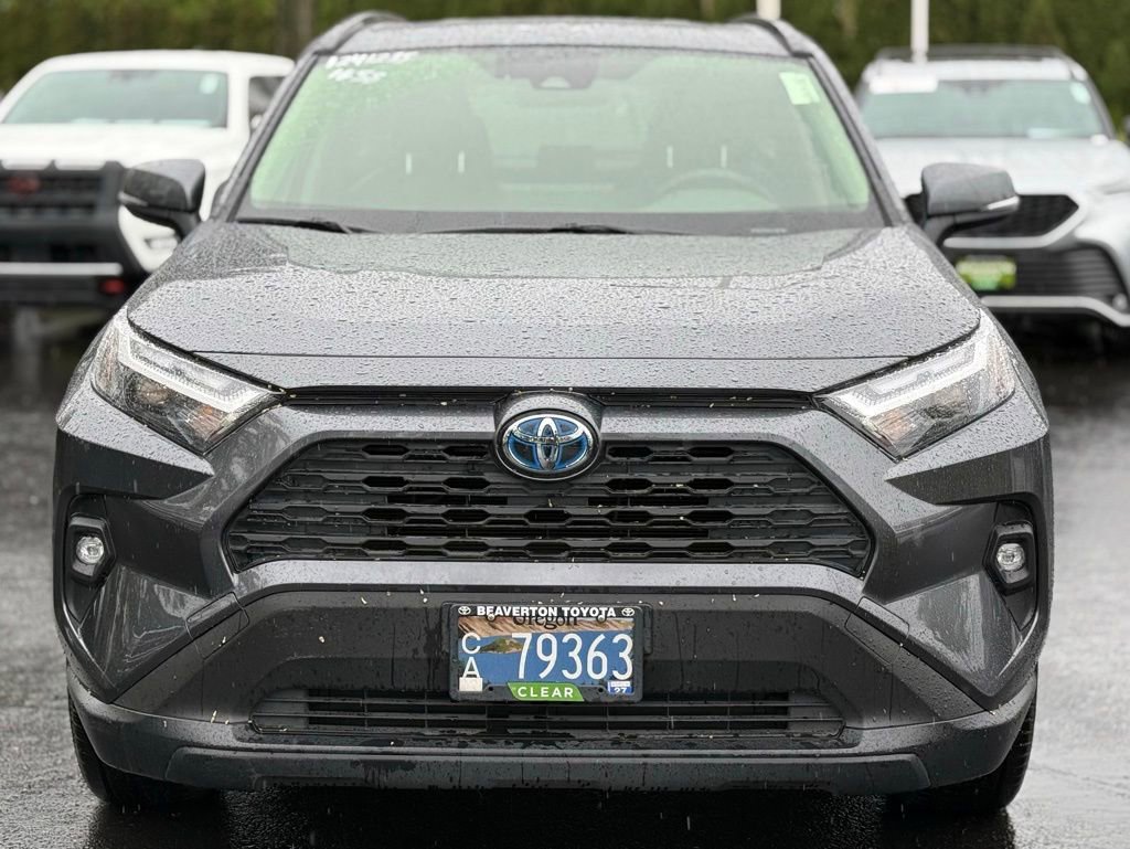 Used 2022 Toyota RAV4 XLE Premium AWD/4WD image 8