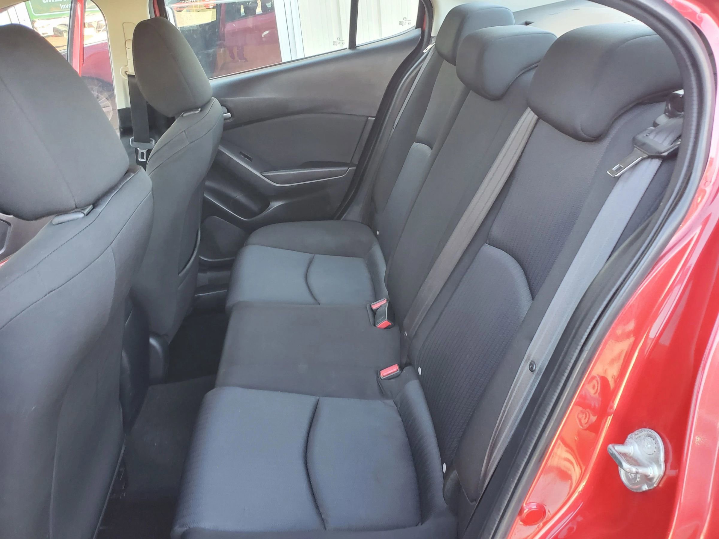 Used 2016 MAZDA MAZDA3 i Sport image 27