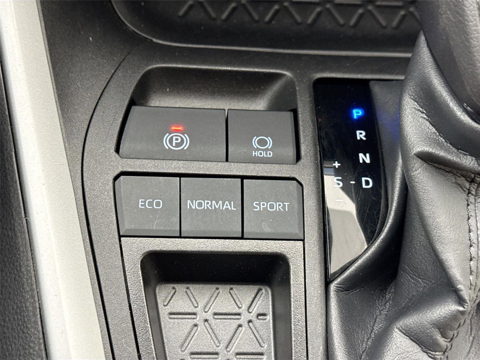 Used 2023 Toyota RAV4 LE image 25