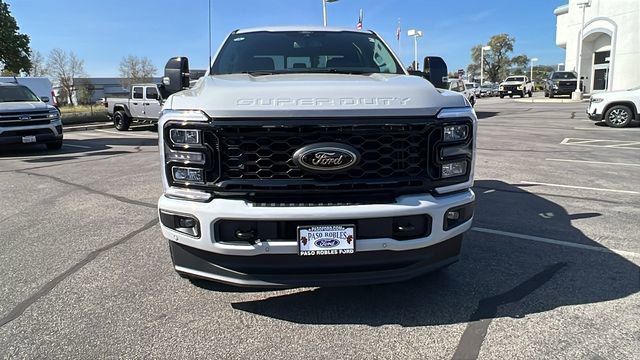 New 2026 Ford F350 Lariat w/ Black Appearance Package image 8