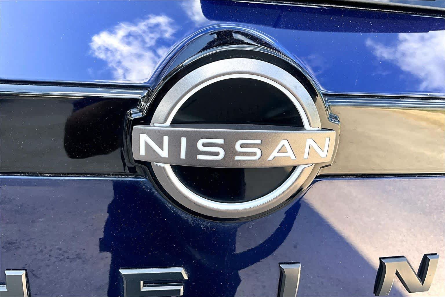 Certified 2022 Nissan Pathfinder SV w/ SV Premium Package AWD/4WD image 31