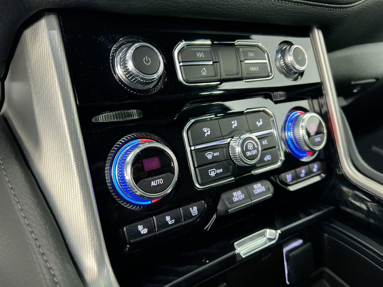 Used 2022 GMC Yukon XL Denali image 23