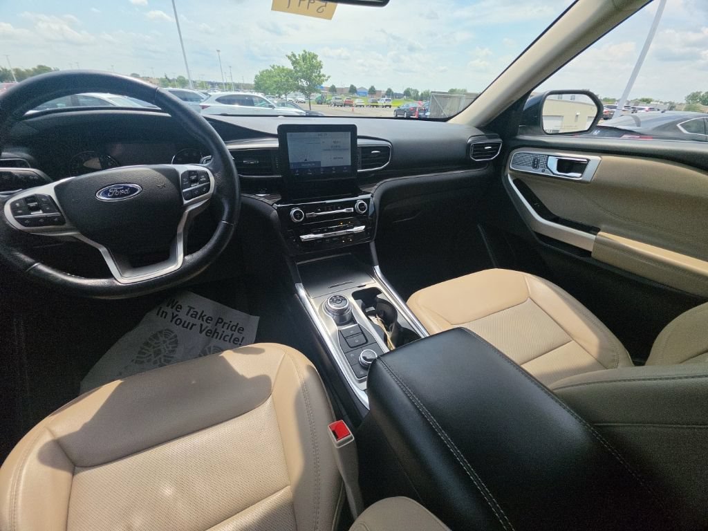 Used 2021 Ford Explorer Limited w/ Equipment Group 301A AWD/4WD image 27