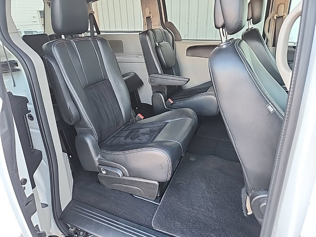 Used 2017 Dodge Grand Caravan SXT FWD image 29