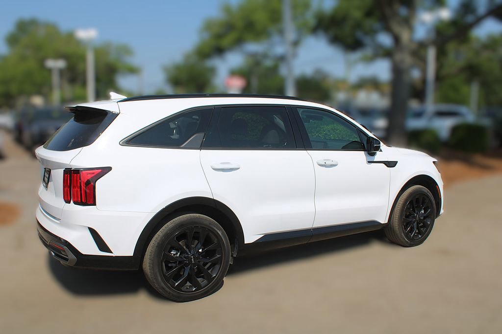 Certified 2023 Kia Sorento SX FWD image 6