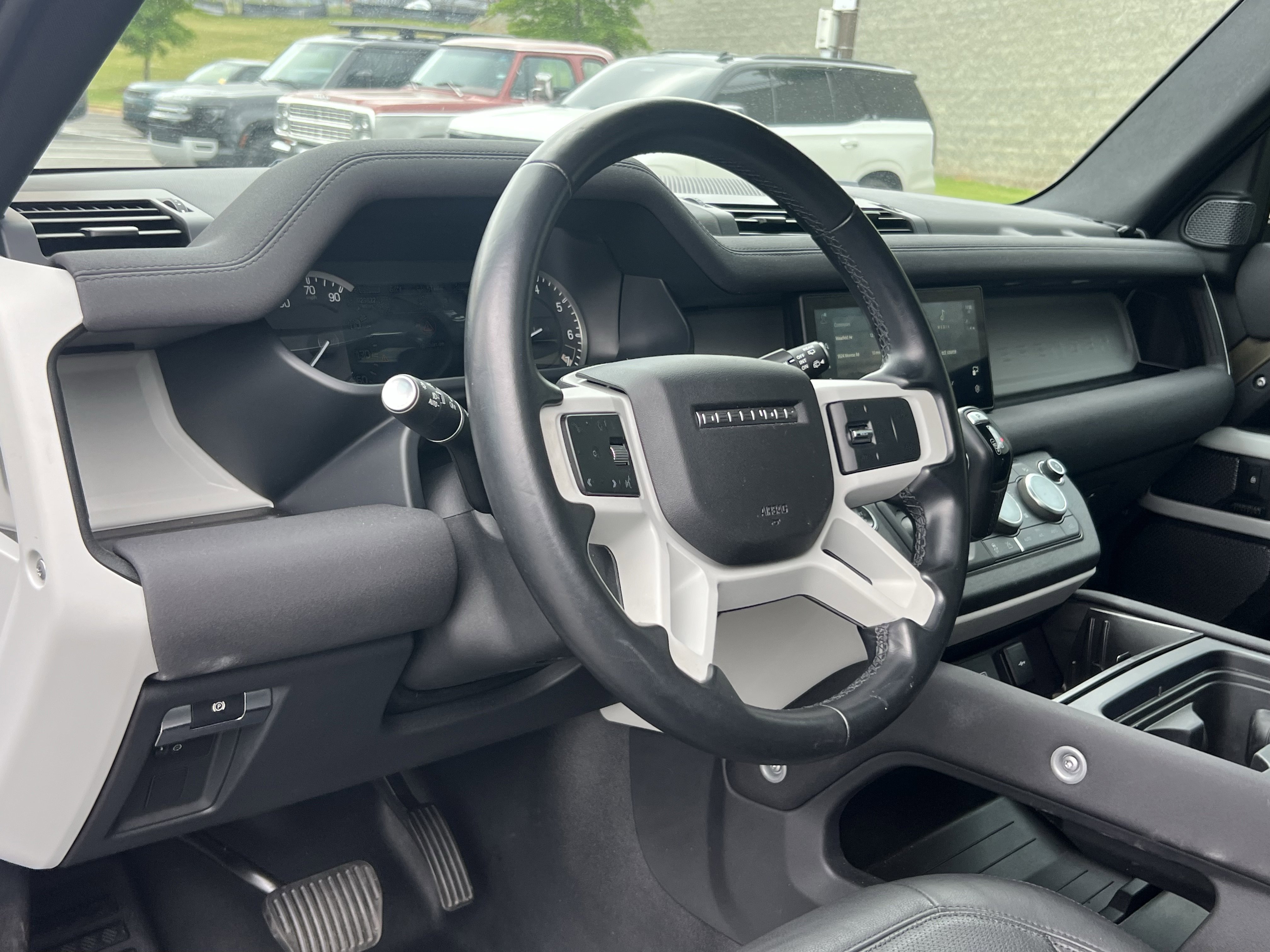 Used 2023 Land Rover Defender 110 SE AWD/4WD image 16