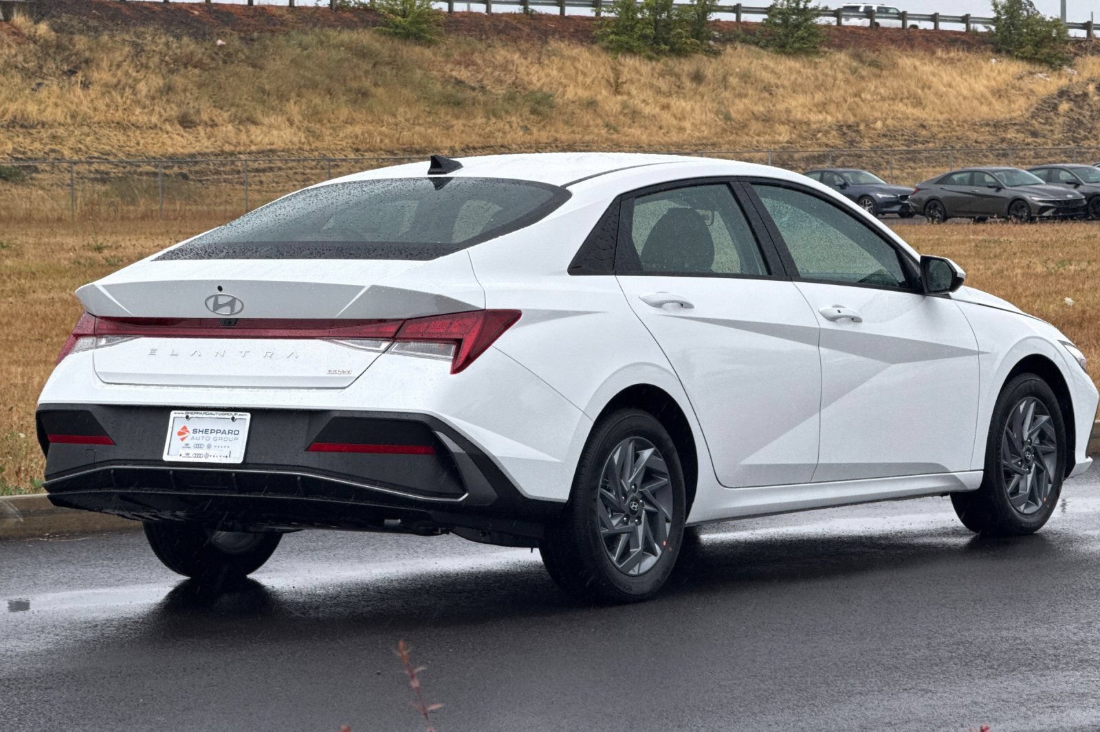 New 2026 Hyundai Elantra Hybrid FWD image 3