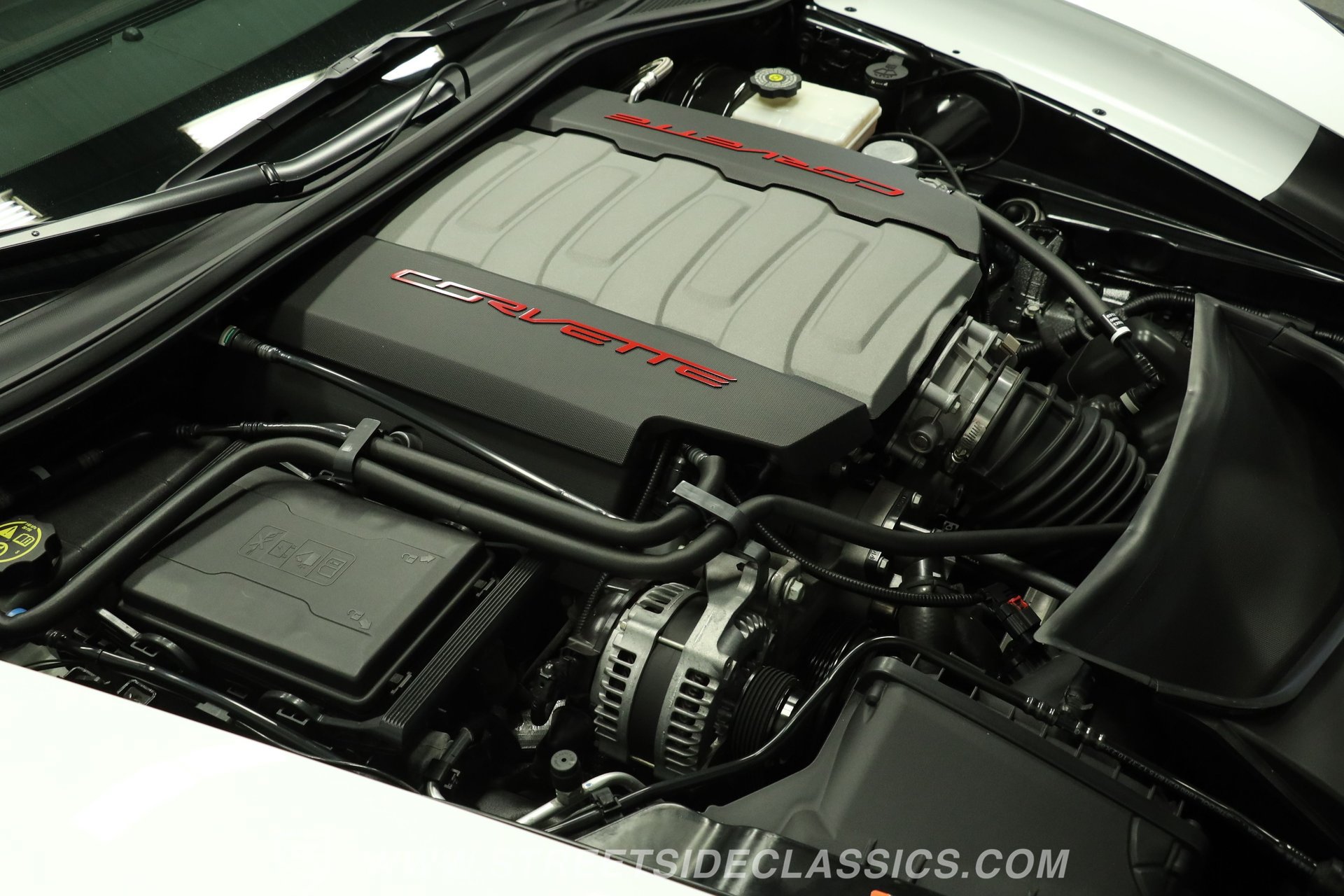 Used 2015 Chevrolet Corvette Stingray Coupe w/ Pacific Design Package RWD image 32