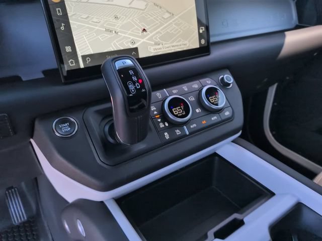Used 2025 Land Rover Defender 110 X-Dynamic SE AWD/4WD image 24