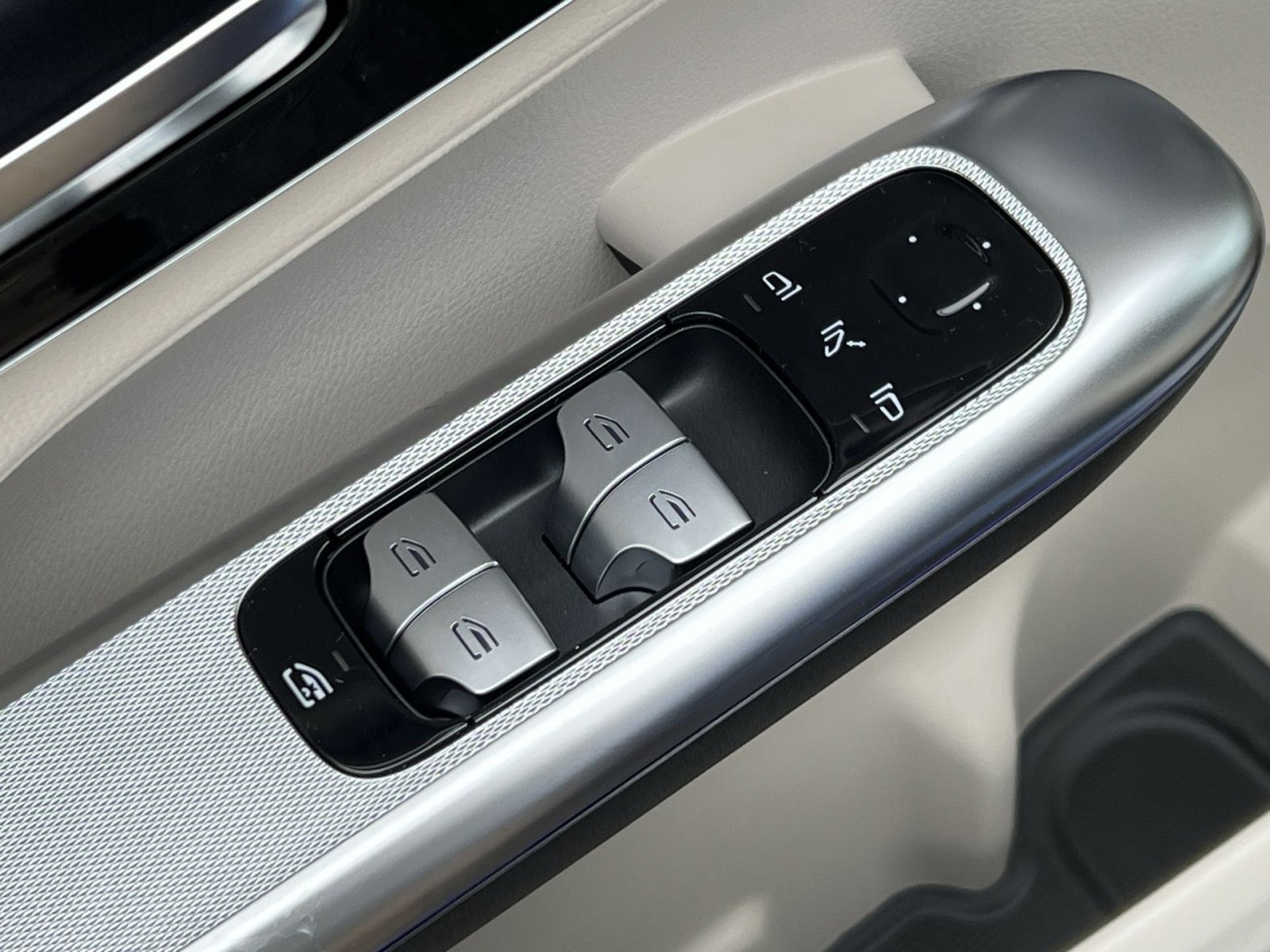 New 2026 Mercedes-Benz GLC 300 4MATIC image 13