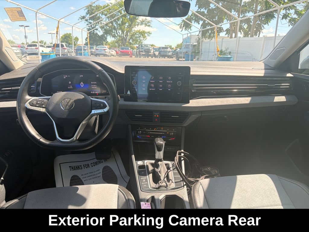 Used 2025 Volkswagen Jetta SE w/ Sunroof Package FWD image 15