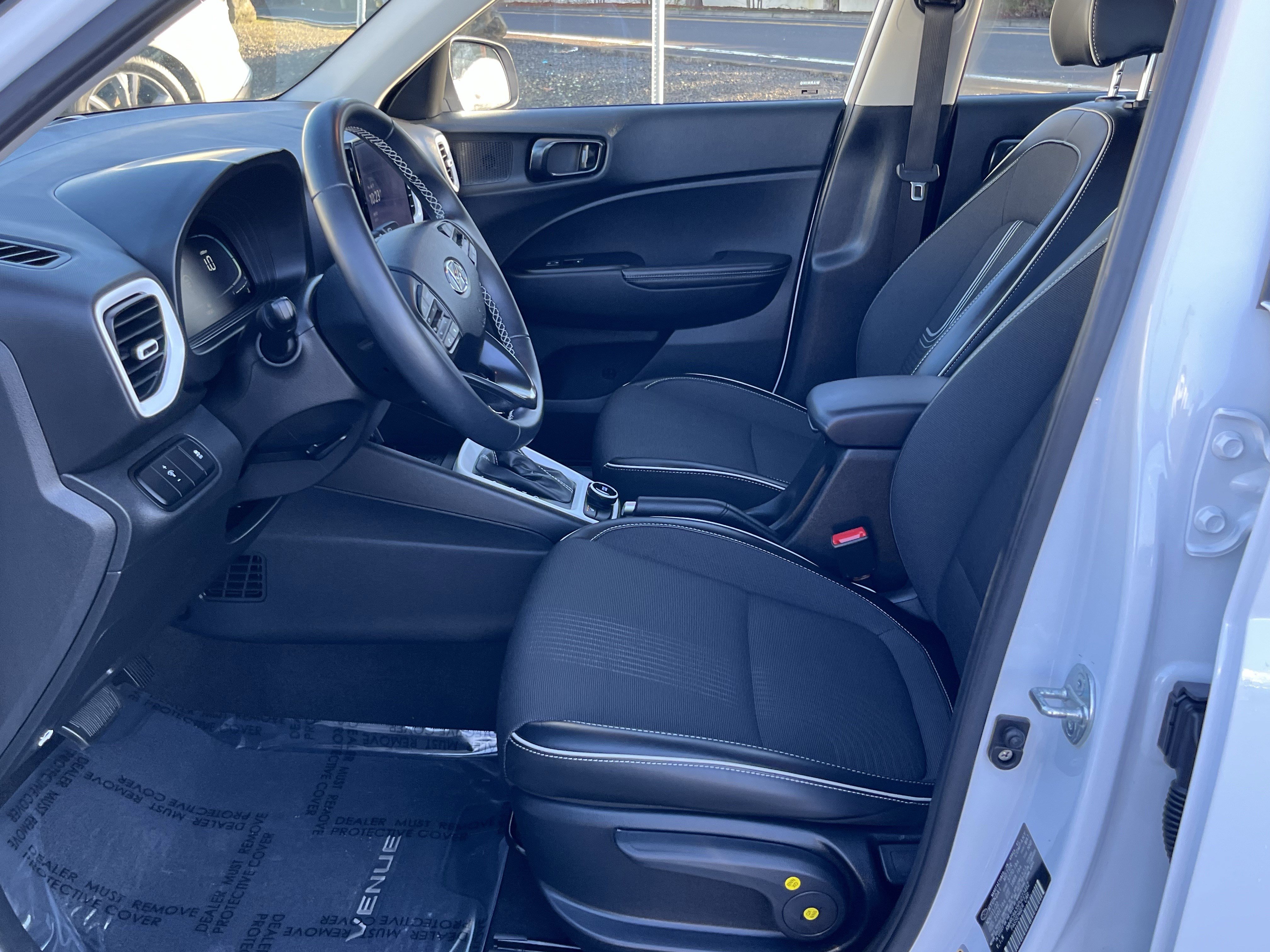 Certified 2023 Hyundai Venue Limited image 10