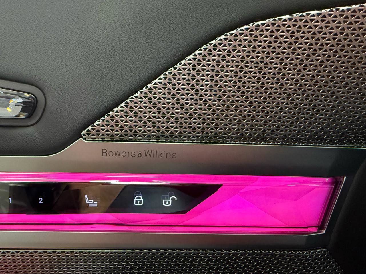 Used 2023 BMW 760i xDrive image 32