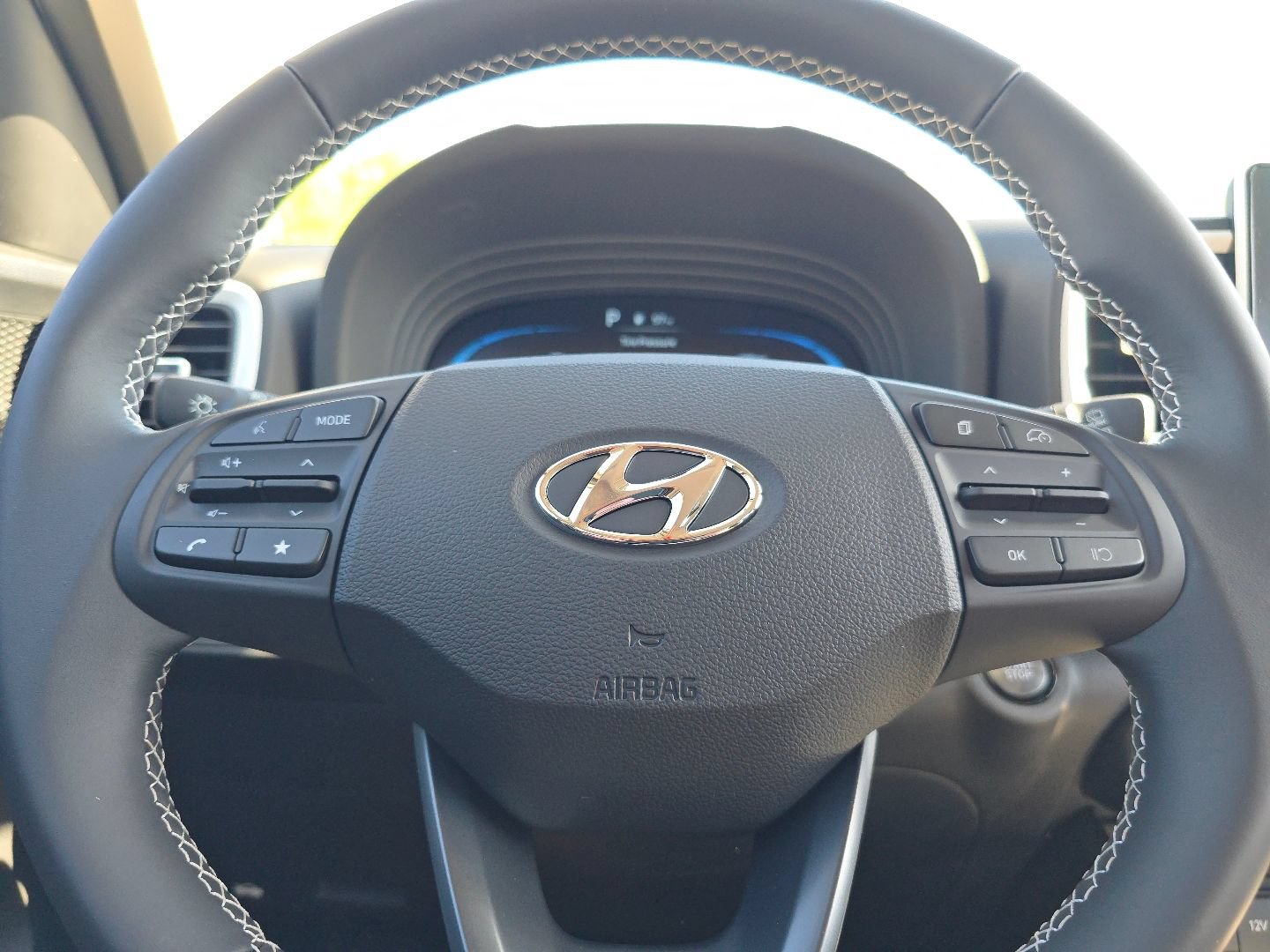 New 2026 Hyundai Venue SEL FWD image 25