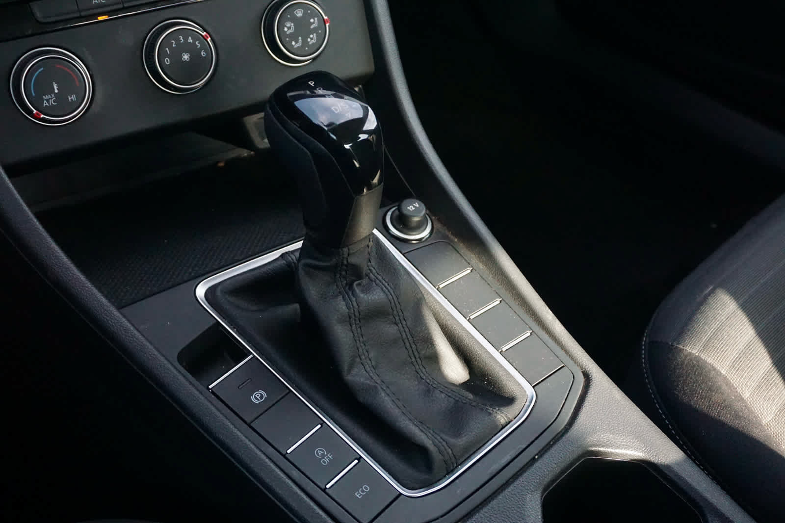 Used 2022 Volkswagen Jetta S FWD image 10