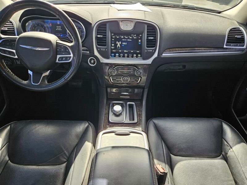 Used 2022 Chrysler 300 Touring L w/ Popular Equipment Group image 10