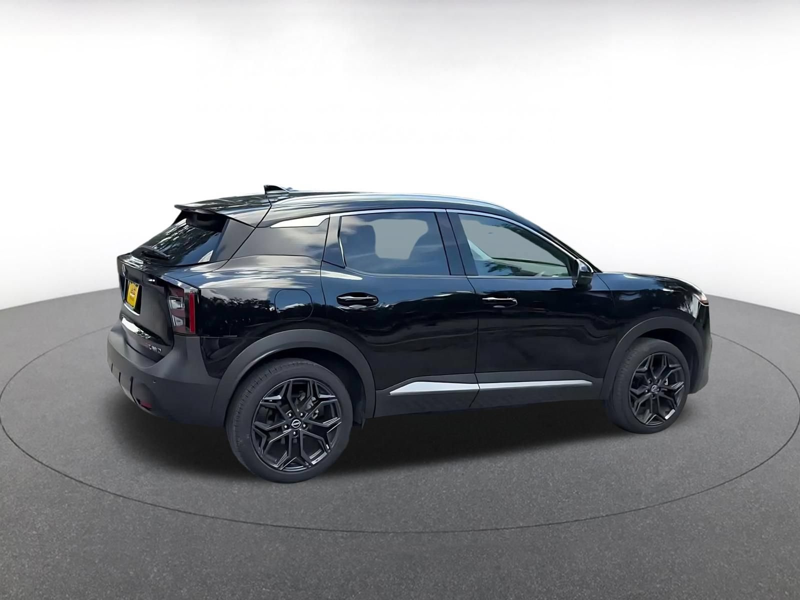 Used 2026 Nissan Kicks SR AWD/4WD image 14