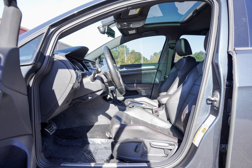 Used 2020 Volkswagen GTI SE image 13