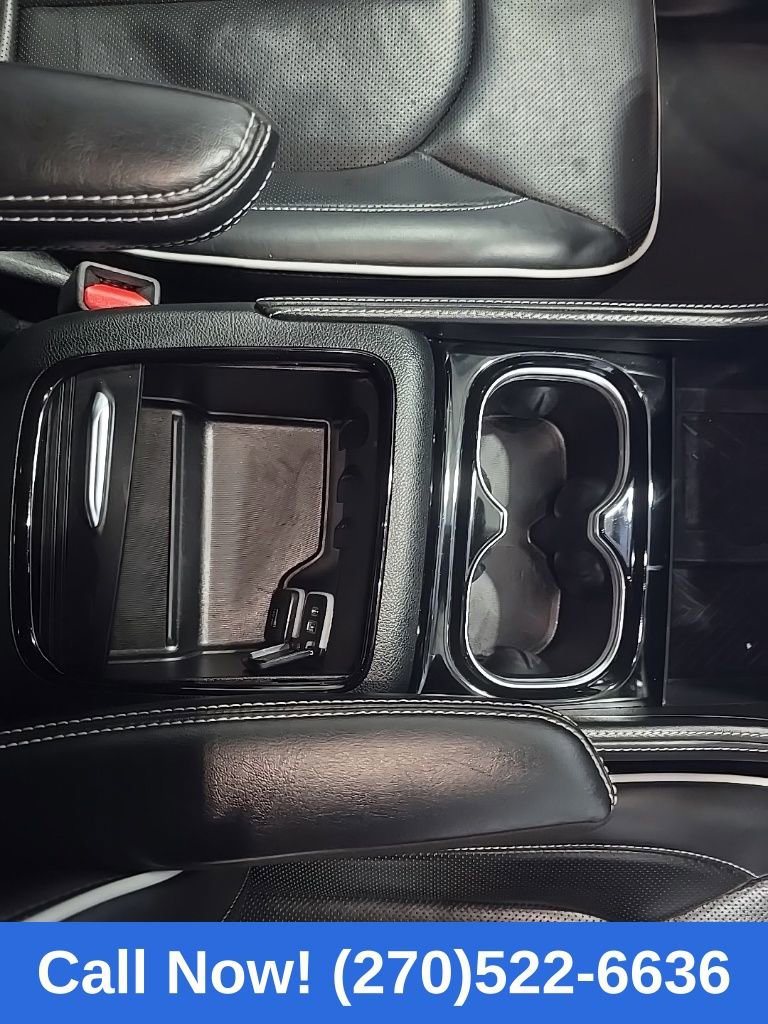 Used 2025 Chrysler Pacifica Limited image 27