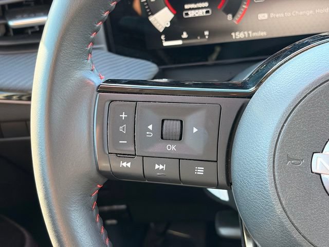 Used 2025 Nissan Kicks SR AWD/4WD image 13