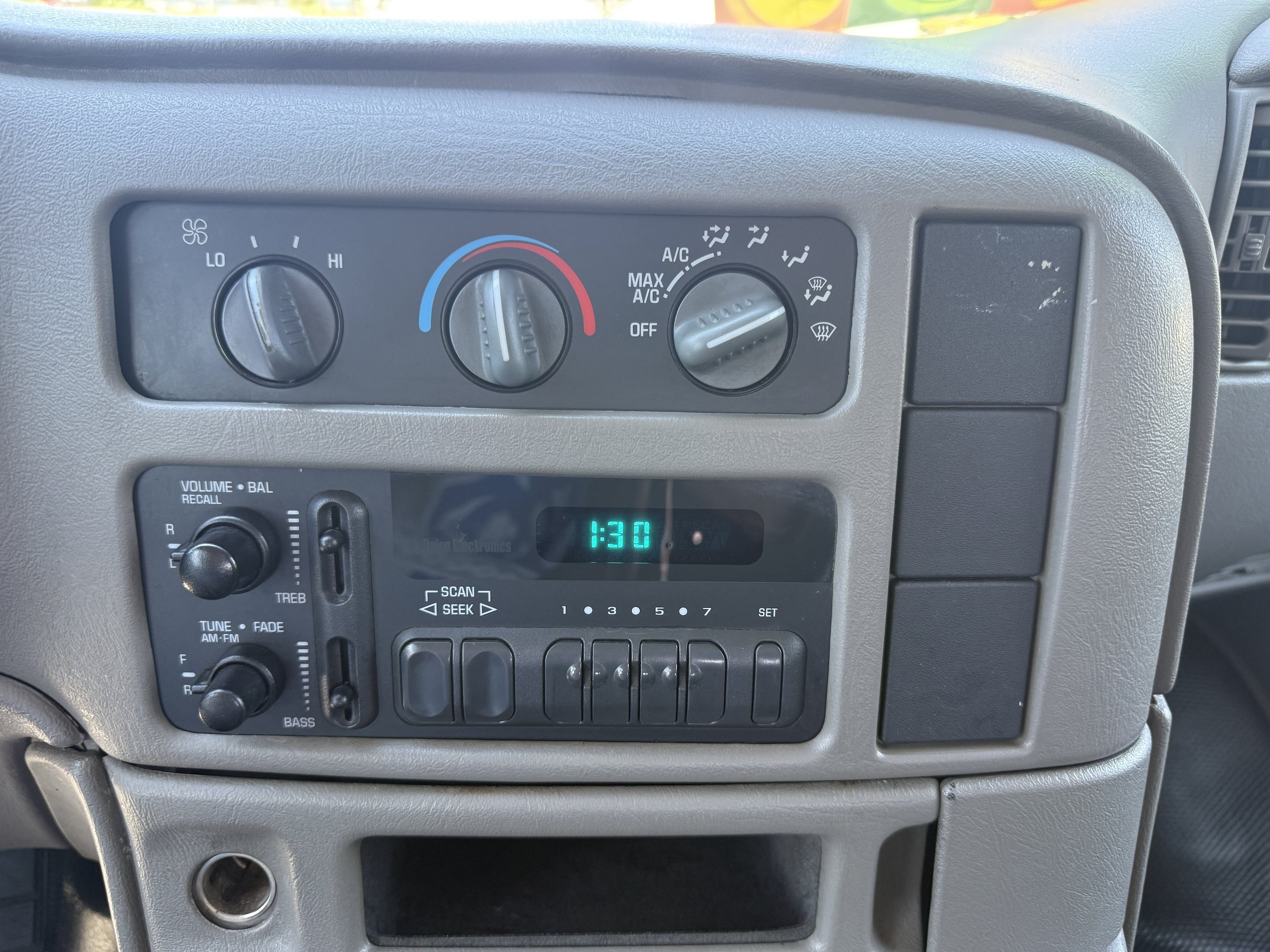 Used 2002 Chevrolet Astro RWD image 15