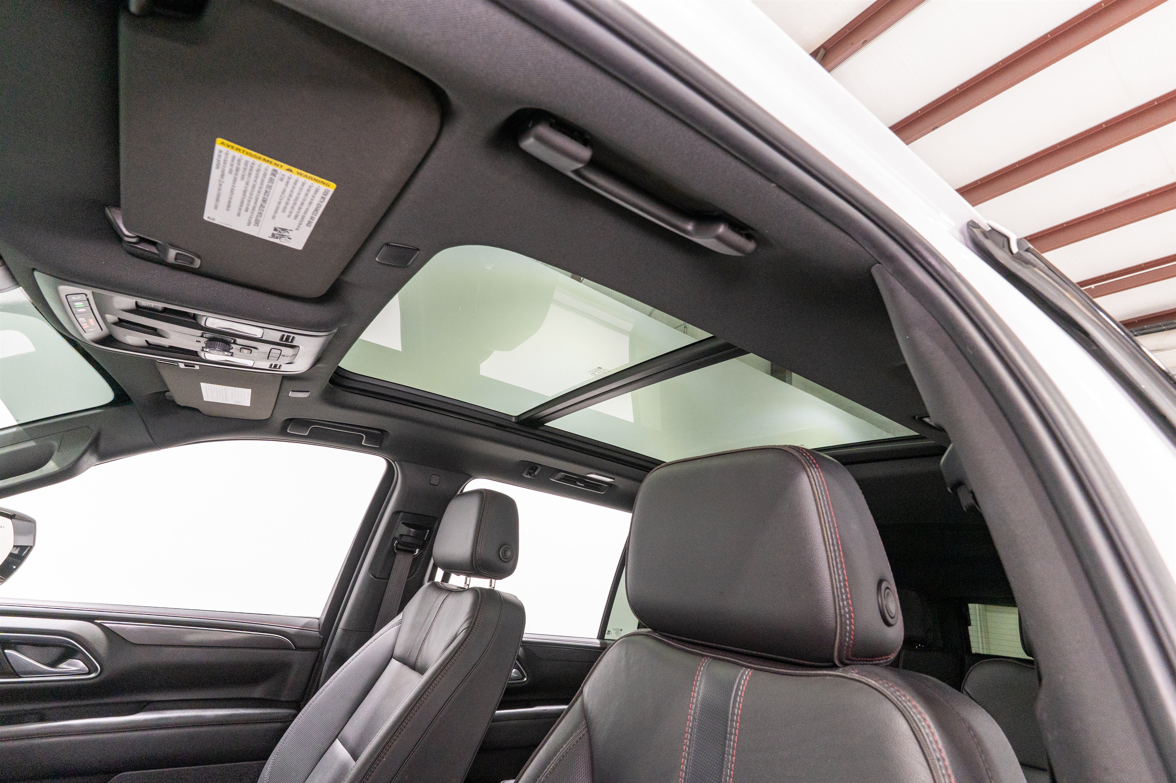 Used 2022 Chevrolet Suburban RST w/ Luxury Package AWD/4WD image 16