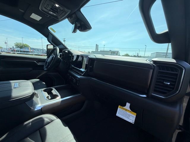 Used 2025 Chevrolet Silverado 3500 High Country w/ High Country Premium Package AWD/4WD image 13