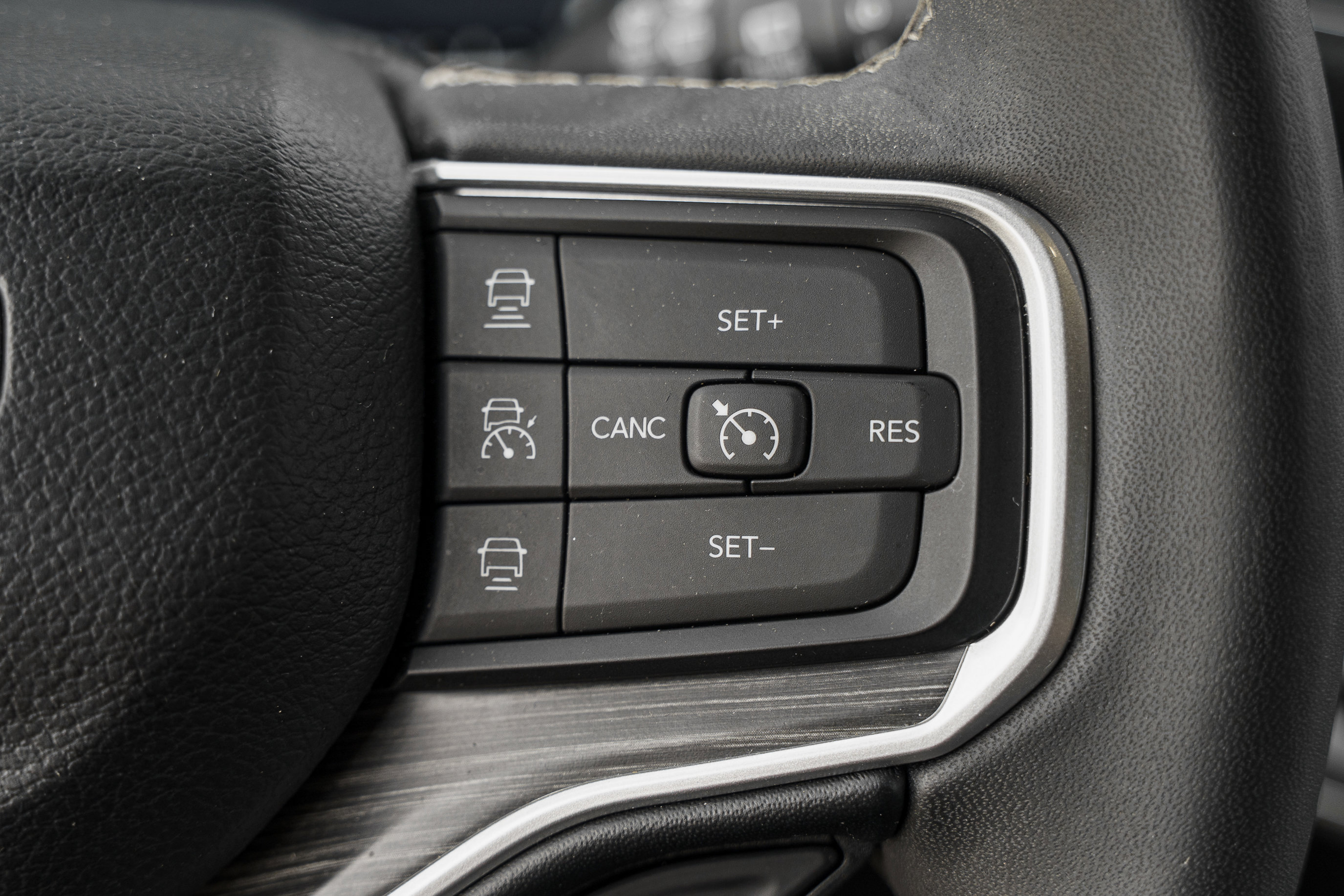 Used 2023 Jeep Wagoneer L Series II AWD/4WD image 18
