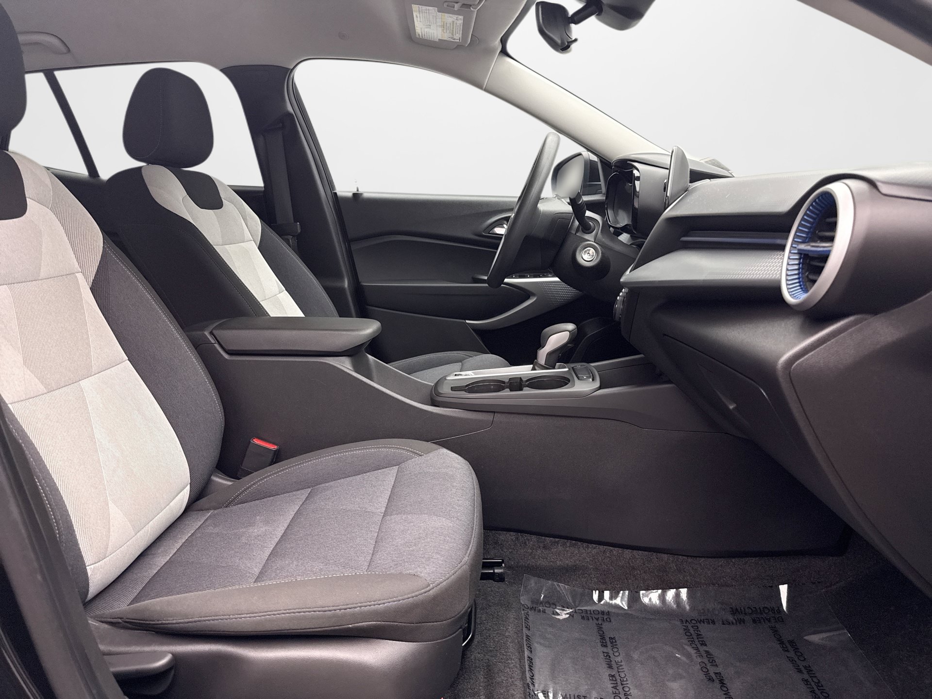 Used 2024 Chevrolet Trax LS w/ LS Convenience Package FWD image 16
